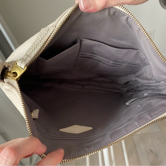 Like New! Fossil White Crossbody Bag - Picture 7 of 16